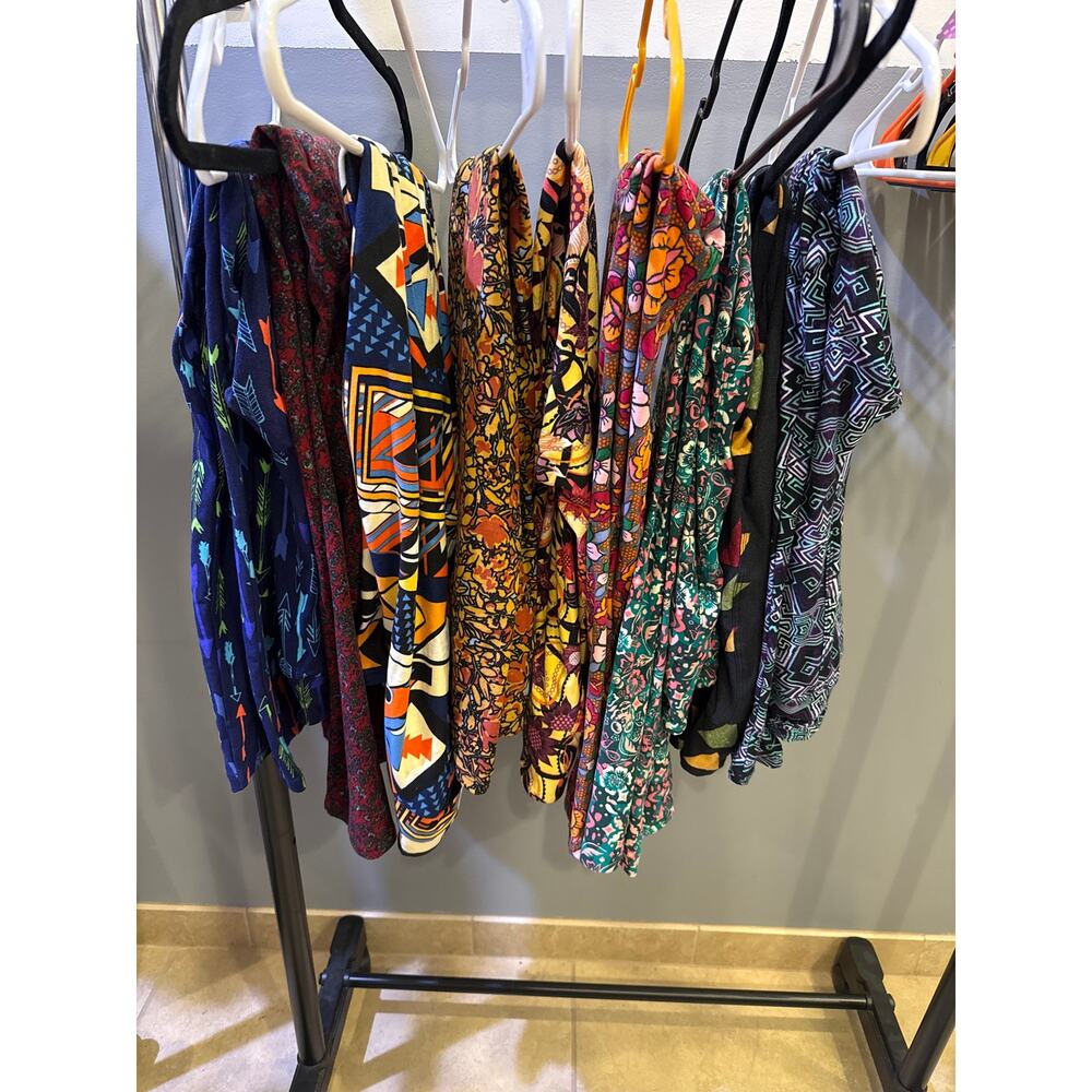10 pairs of Lularoe leggings tall and curvy. One size